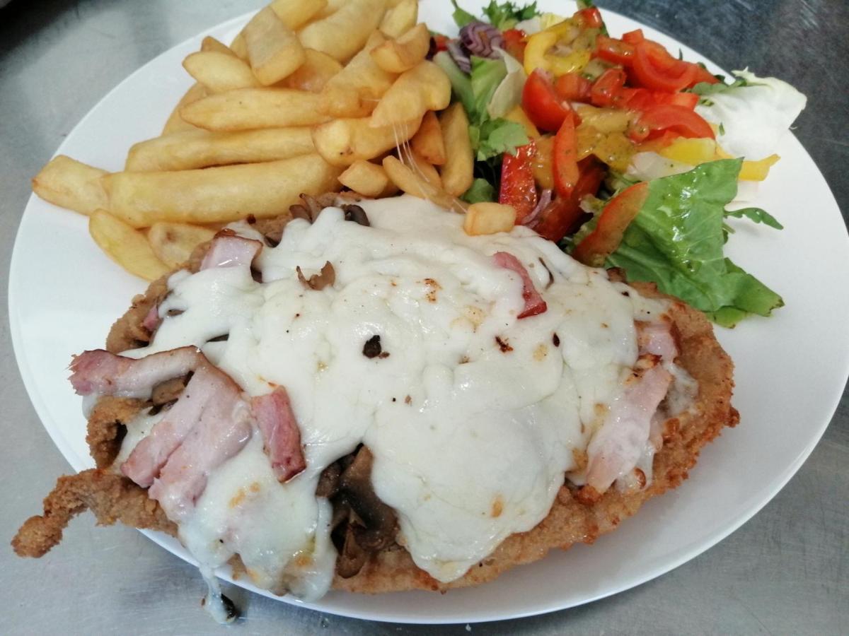 מלון Cieszkow Restauracja Teo מראה חיצוני תמונה